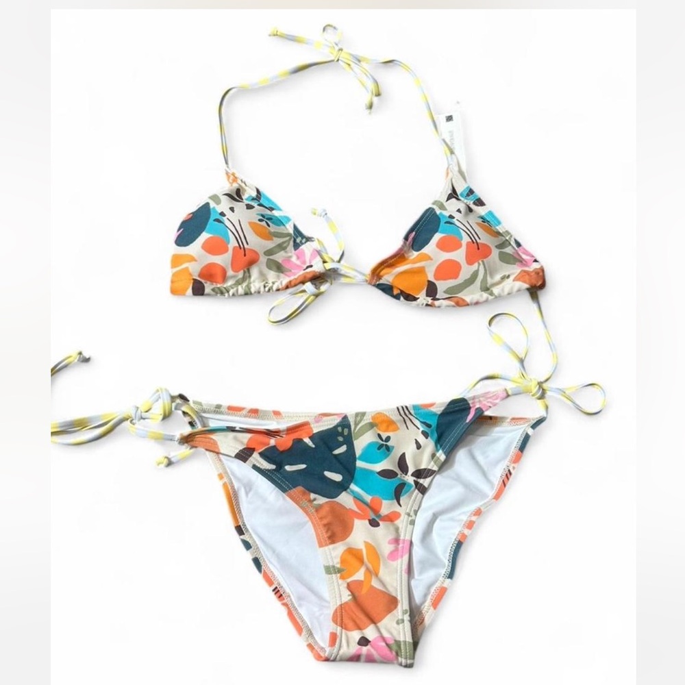 Floral String Bikini - Picture 5 of 16